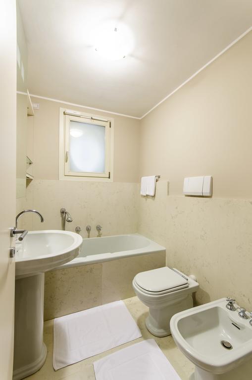 Duomo Guesthouse Piacenza Phòng bức ảnh